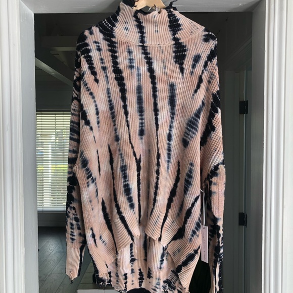 NWT YOUNG FABULOUS AND BROKE Distressed Cameron Oversized Turtleneck Sweater M/L - Picture 3 of 8
